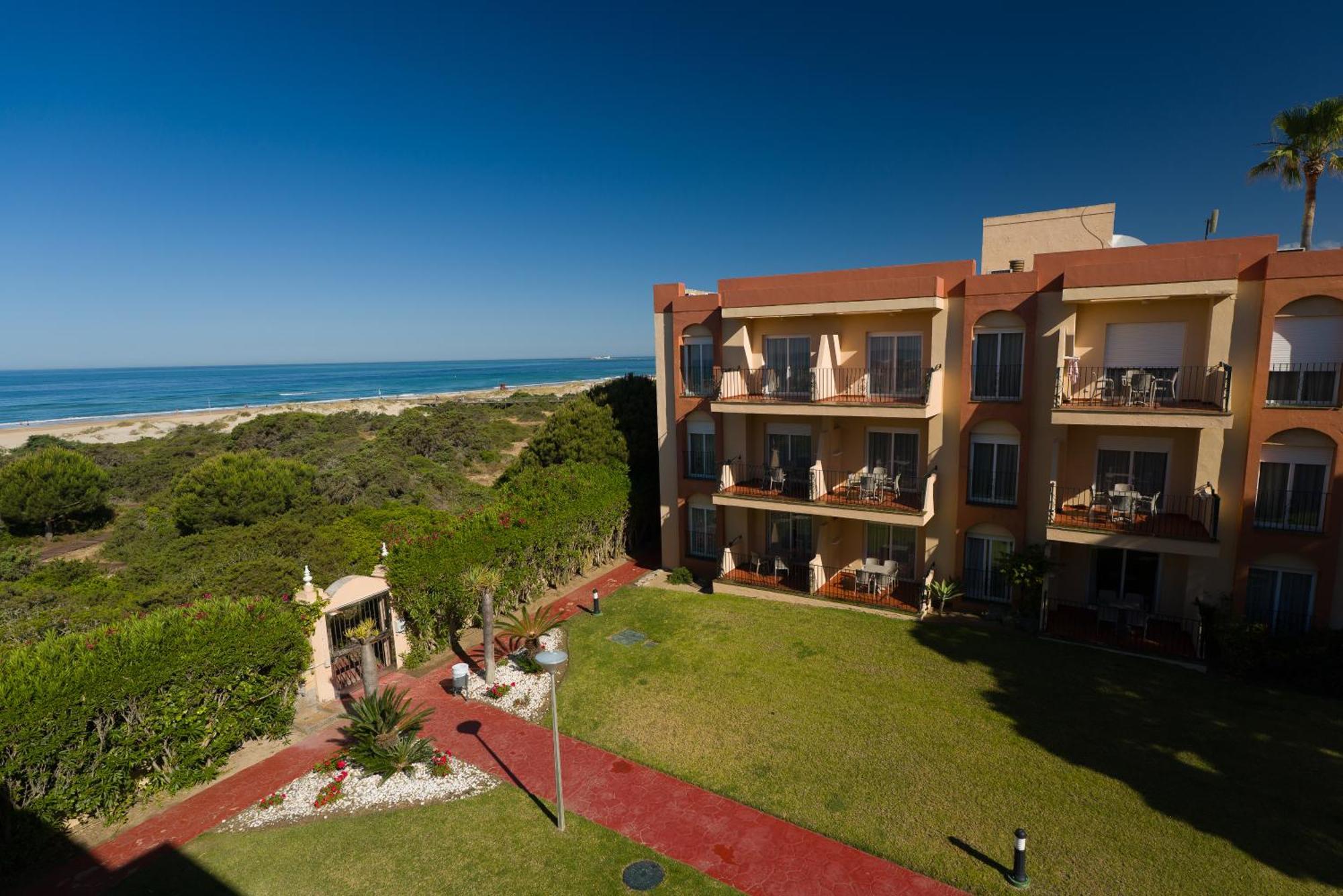 Aparthotel Las Dunas Chiclana de la Frontera Exterior photo